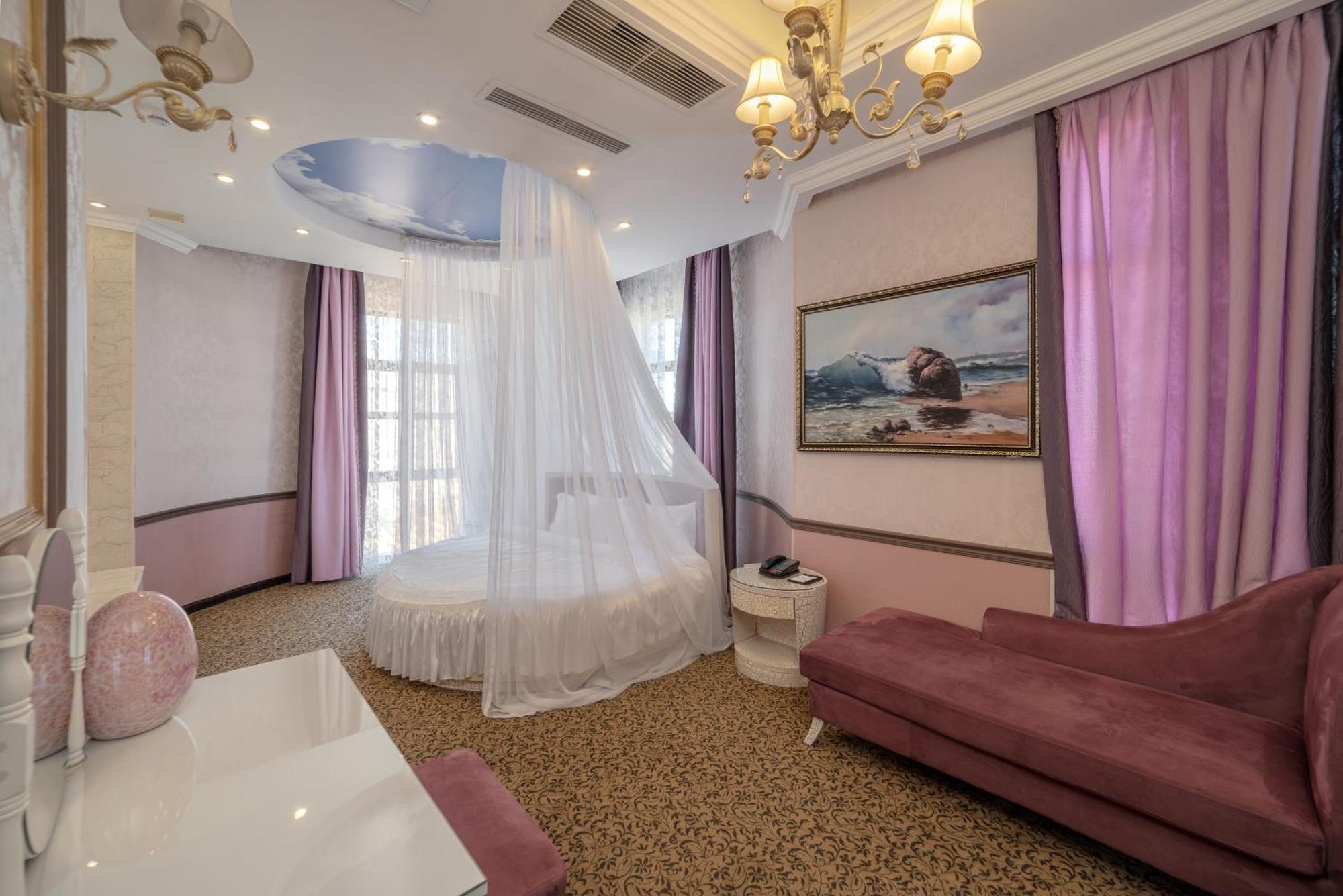 Hotel Jannat Regency à Bichkek Extérieur photo
