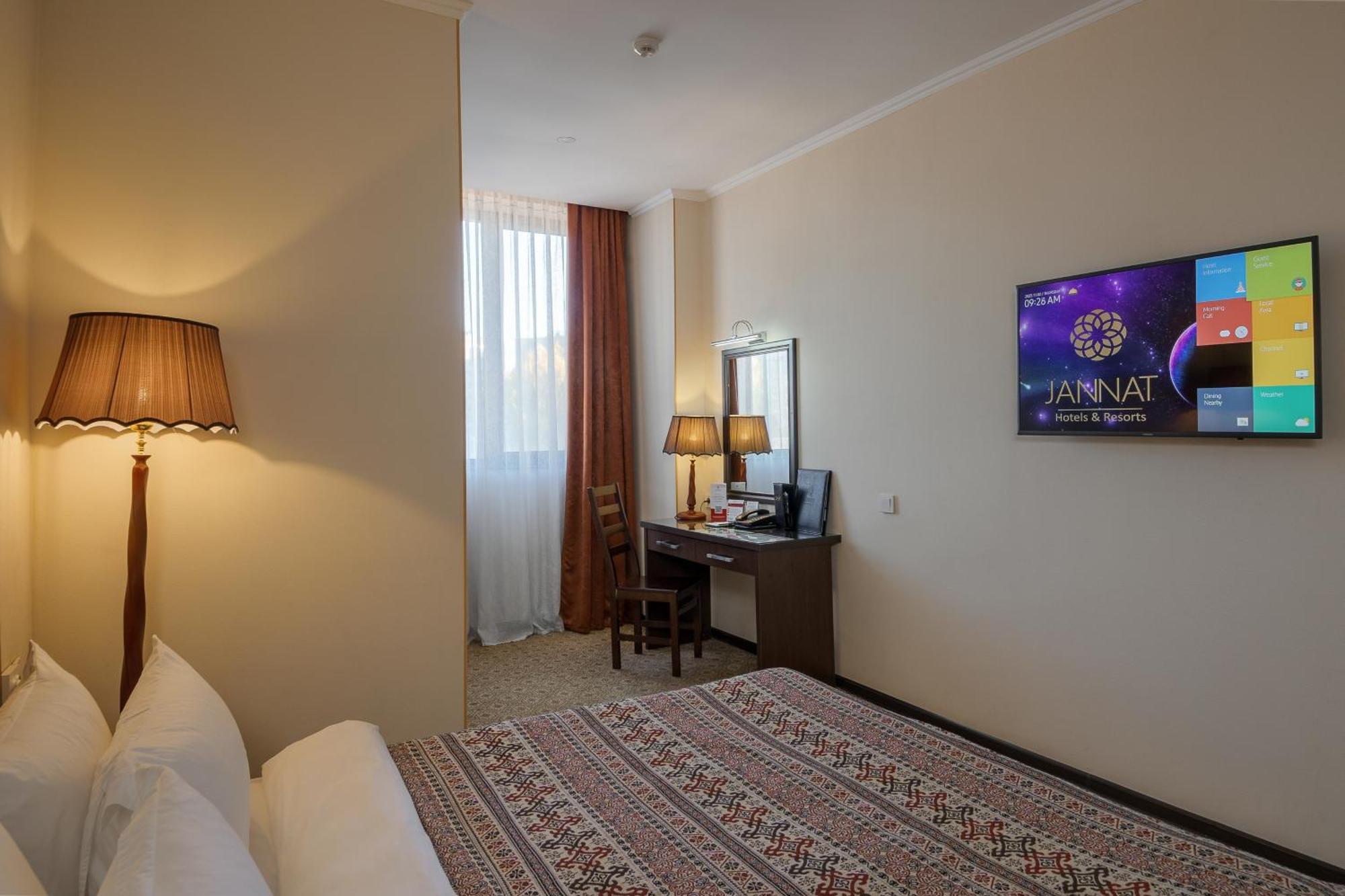 Hotel Jannat Regency à Bichkek Extérieur photo