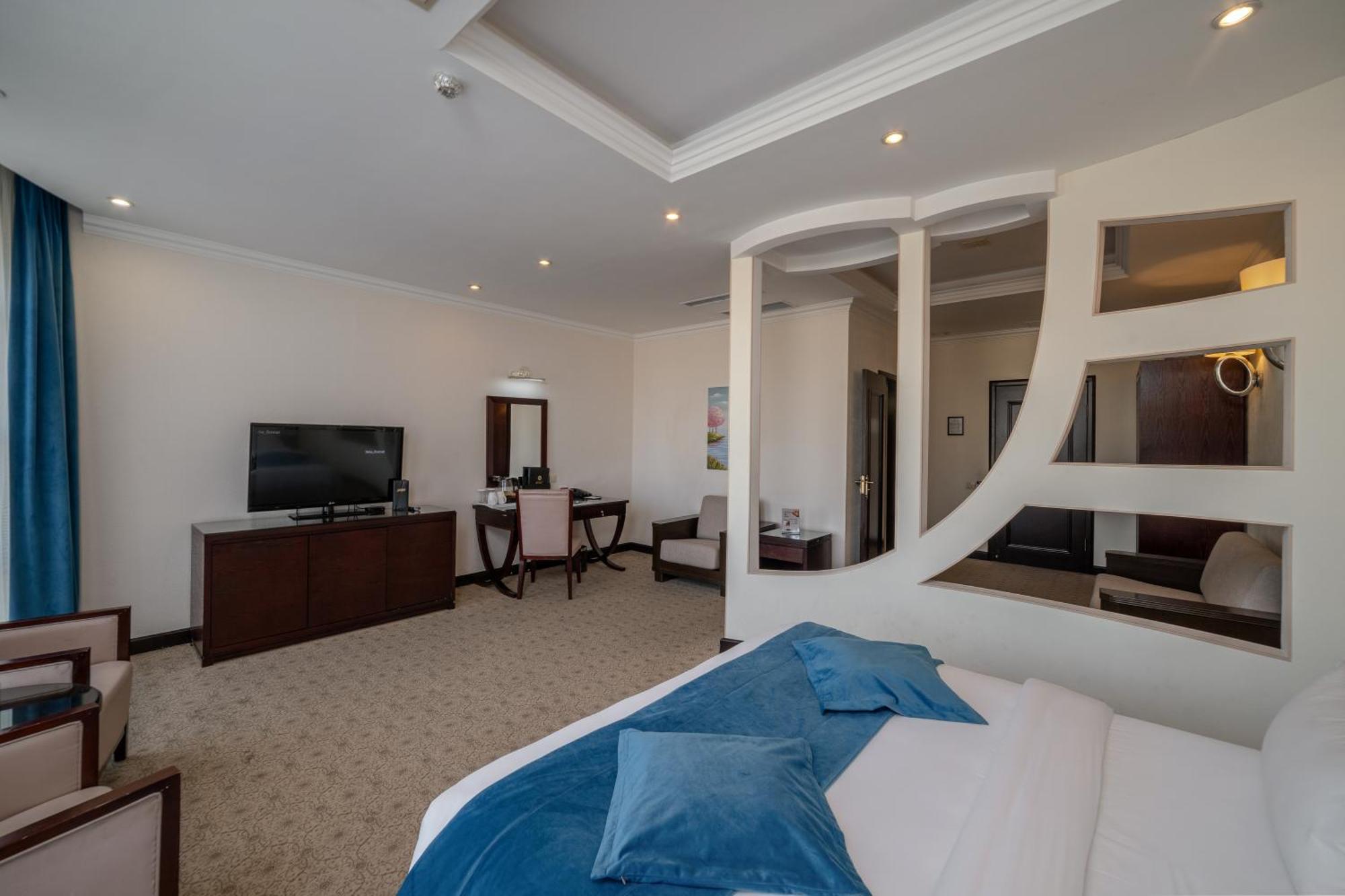 Hotel Jannat Regency à Bichkek Chambre photo