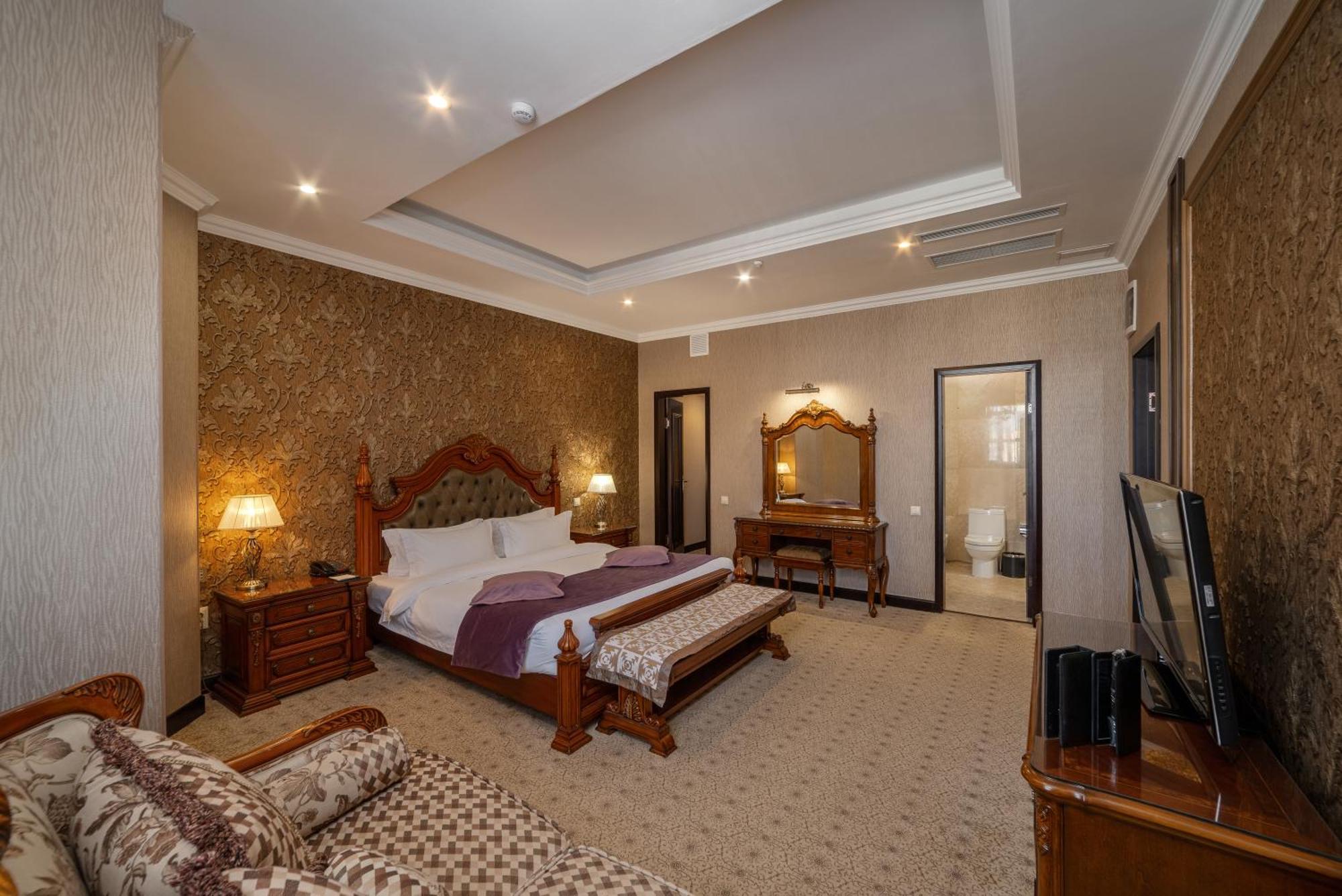 Hotel Jannat Regency à Bichkek Chambre photo